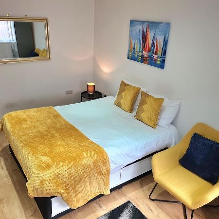Lovely Central Studio/2Bed - 5Min To Train Station Slough Luaran gambar