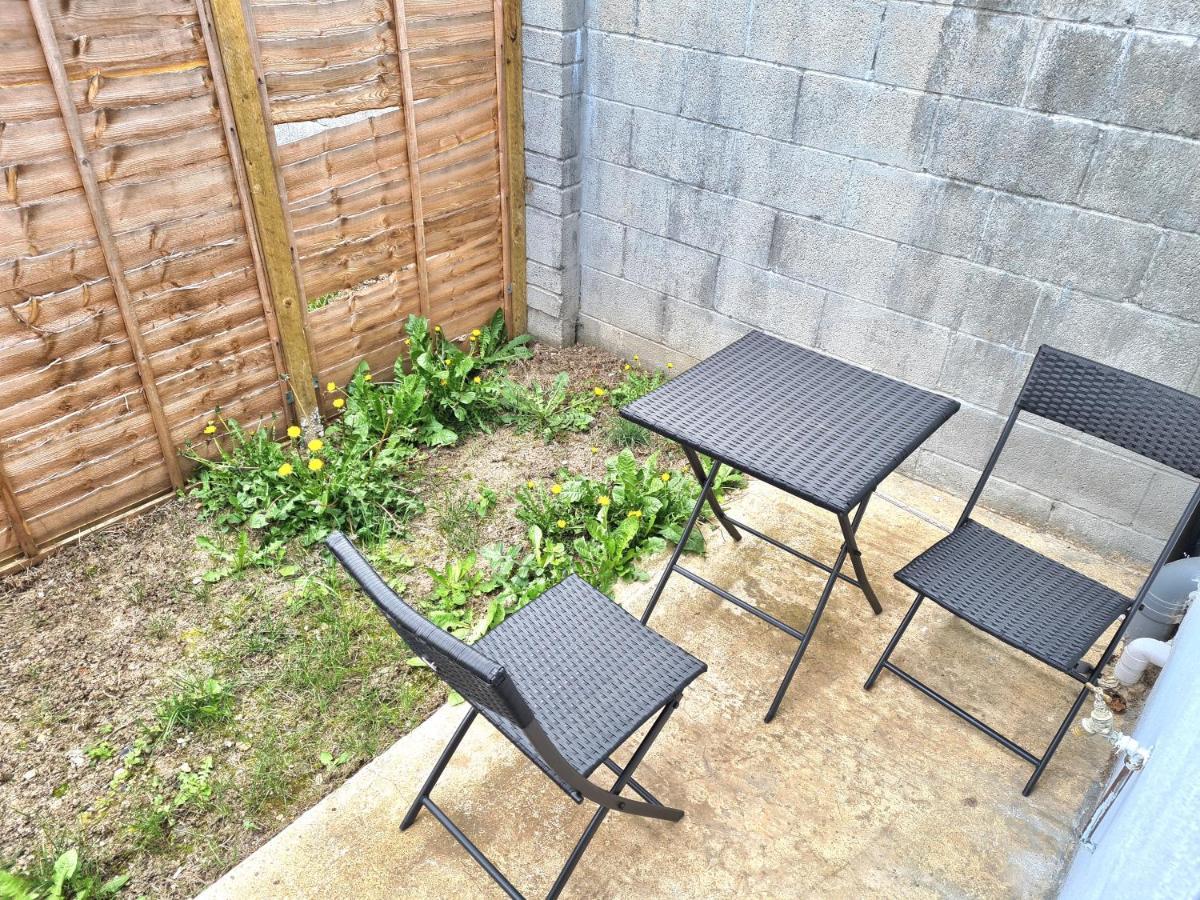 Lovely Central Studio/2Bed - 5Min To Train Station Slough Luaran gambar
